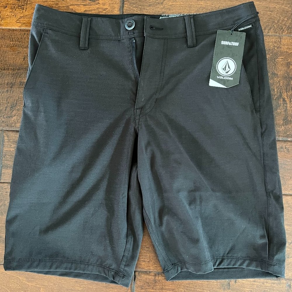 Brand New Volcom Black Kaki Shorts Size 30